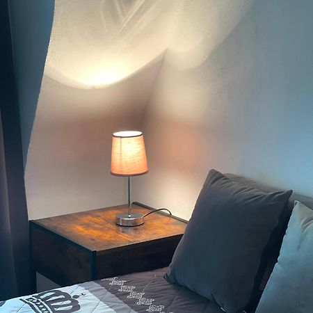 City Apartment, Ferienwohnung 3 Zkdb, Balkon, Dachgeschoss, Naehe Duesseldorf Крефельд Экстерьер фото
